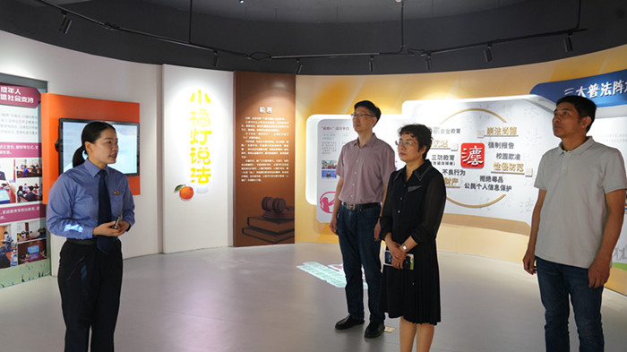 市妇联周清娴副主席来院调研_副本.jpg